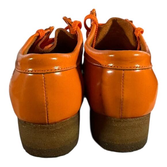 Clarks Originals Wallabee • Womens Sz 5.5 M Moccasin Orange Patent Leather Shoes - Picture 5 of 8